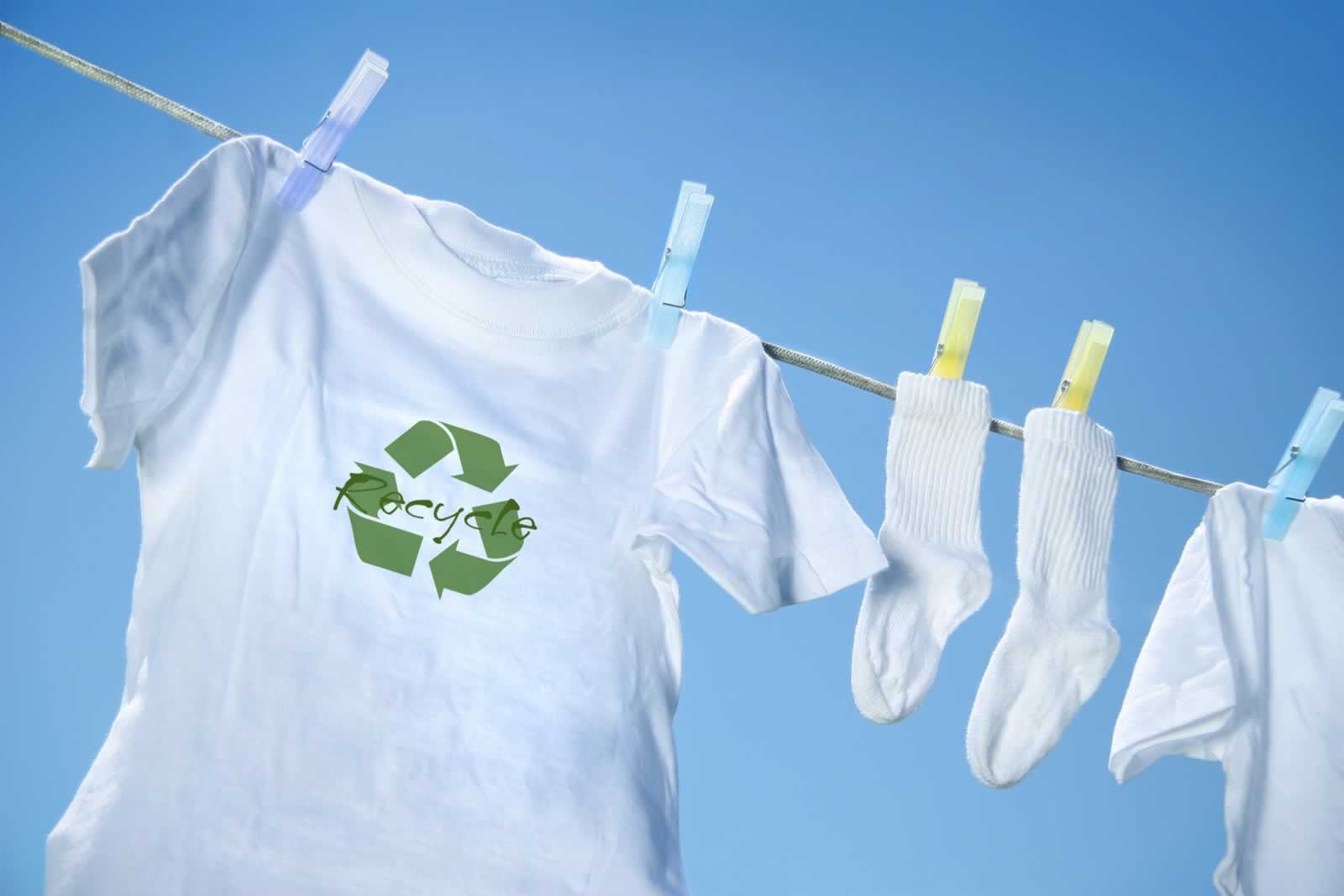 The Illusion of Fashion Recycling: A Closer Look at Its Environmental Impact:image recycling-fashion-australia